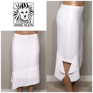 Anne Klein ivory skirt. NWOT